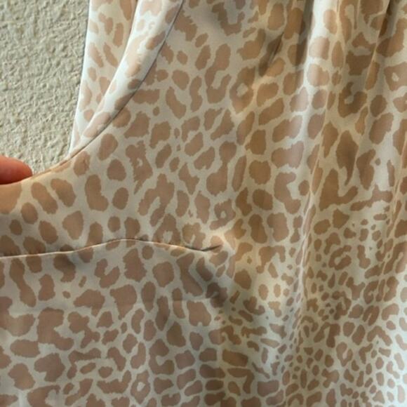 Liz Claiborne Size 16 Leopard Printed Top with Bow Detail - Picture 9 of 13